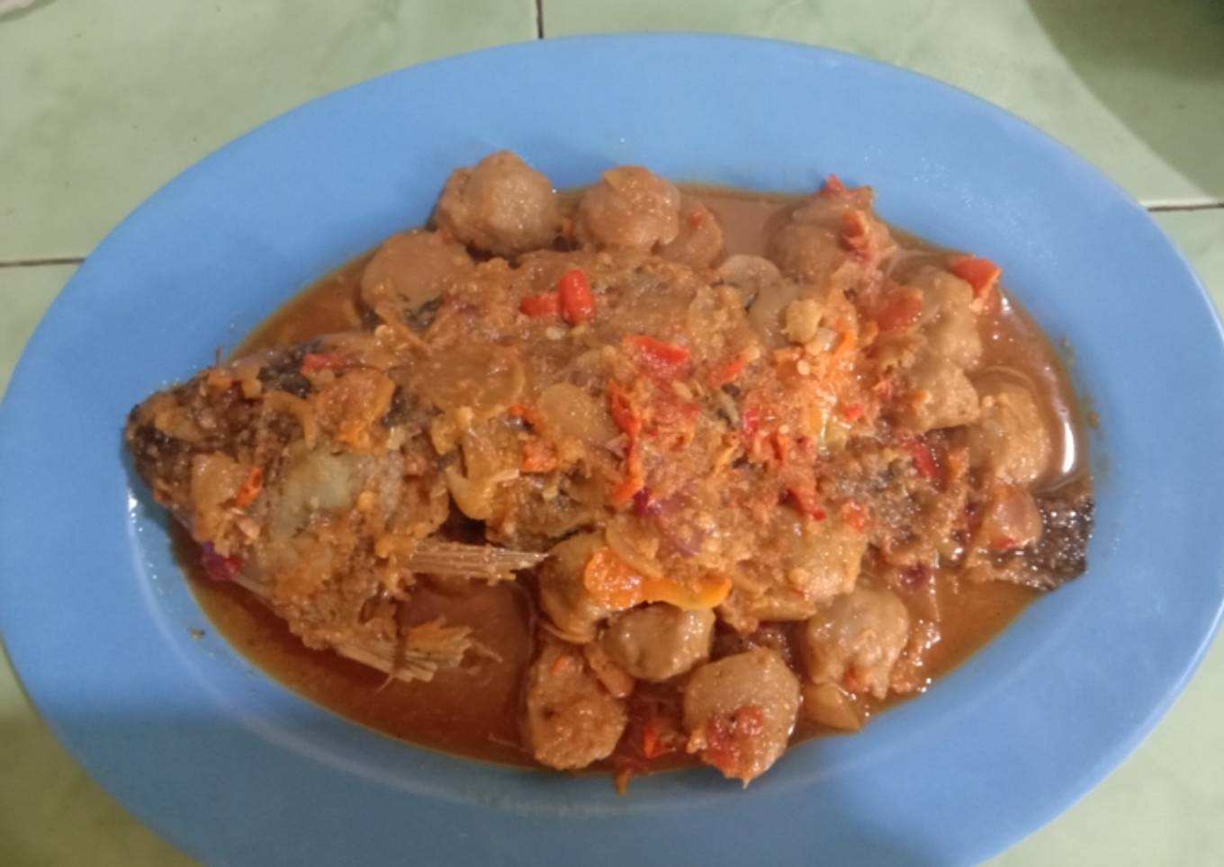 Rica-rica gurame dan bakso