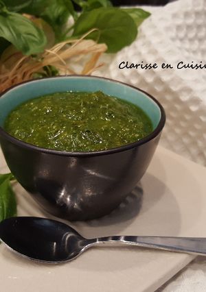 Une photo de Pesto au basilic et amandes (au Thermomix® ou sans)