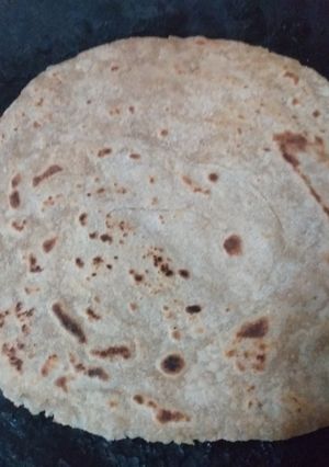A picture of Wheat flour roti.