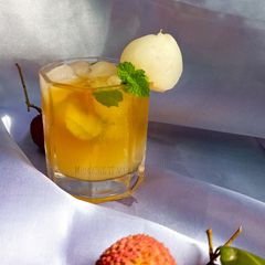 A picture of Iced Laychee Tea.