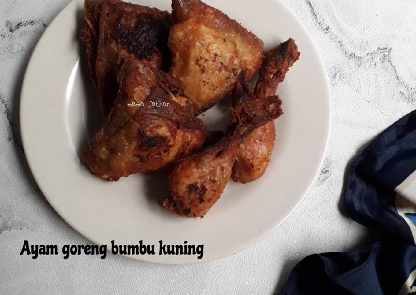 Ayam goreng bumbu kuning