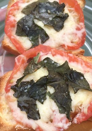 Una foto de Bruschettas caprese