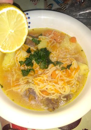 Una foto de Sopa de verduras con o sin carne... 😎