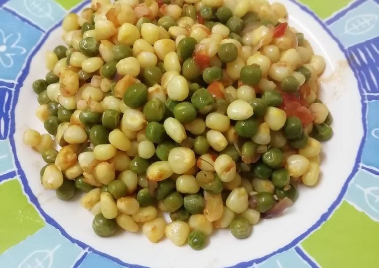 Soft maize with green peas