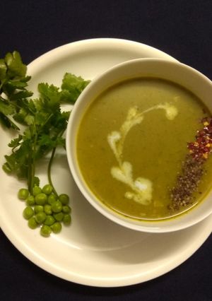A picture of Green peas soup.