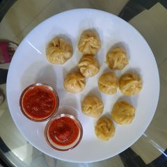A picture of Momos.