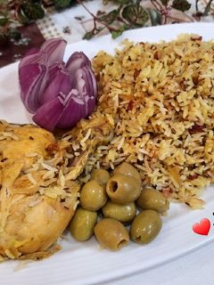 عکسی از دستور پلو زیره و زرشک با مرغ آبپز 😋
