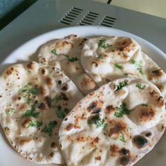 A picture of Tava nan.