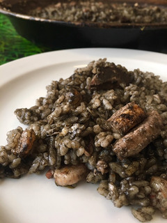 Una foto de Arroz negro del senyoret 🥘🦑 🦐