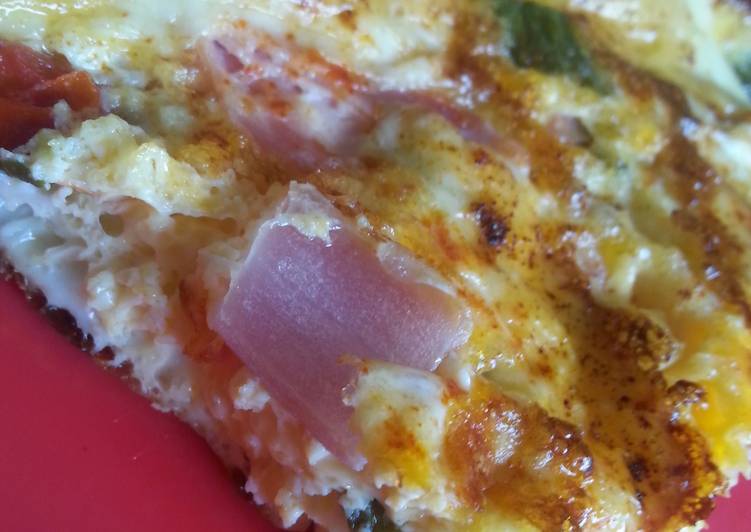 Salsa and ham Spanish omlette Salsa and ham Spanish omlette