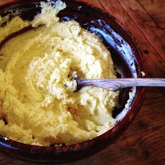 mashed potatoes A picture of mashed potatoes.