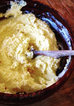 A picture of mashed potatoes.