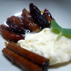A picture of Caramelized apple flambe.
