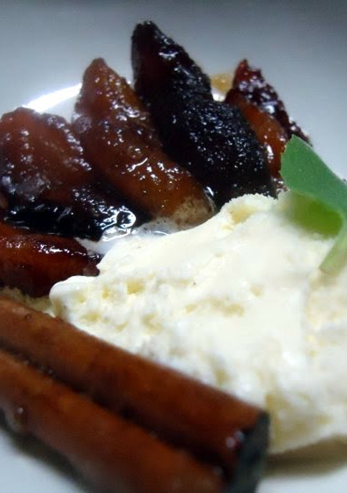 A picture of Caramelized apple flambe.