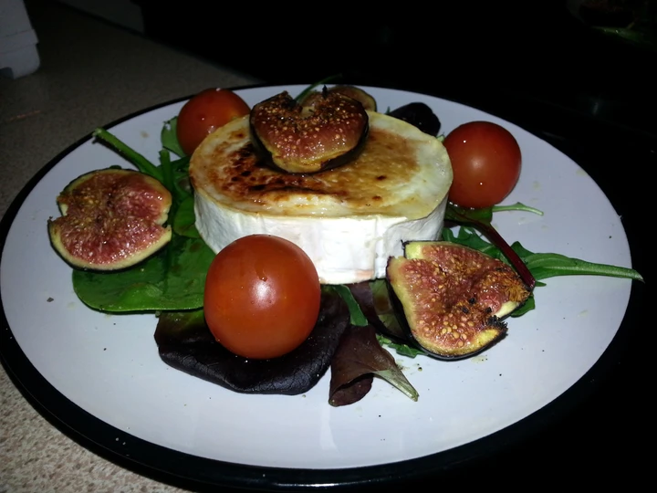 Easy Ways Make|Recipe} Caramelised goats cheese and fig salad the Tasteful