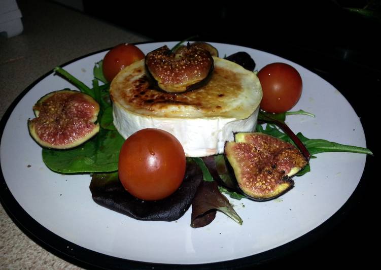 Caramelised goats cheese and fig salad