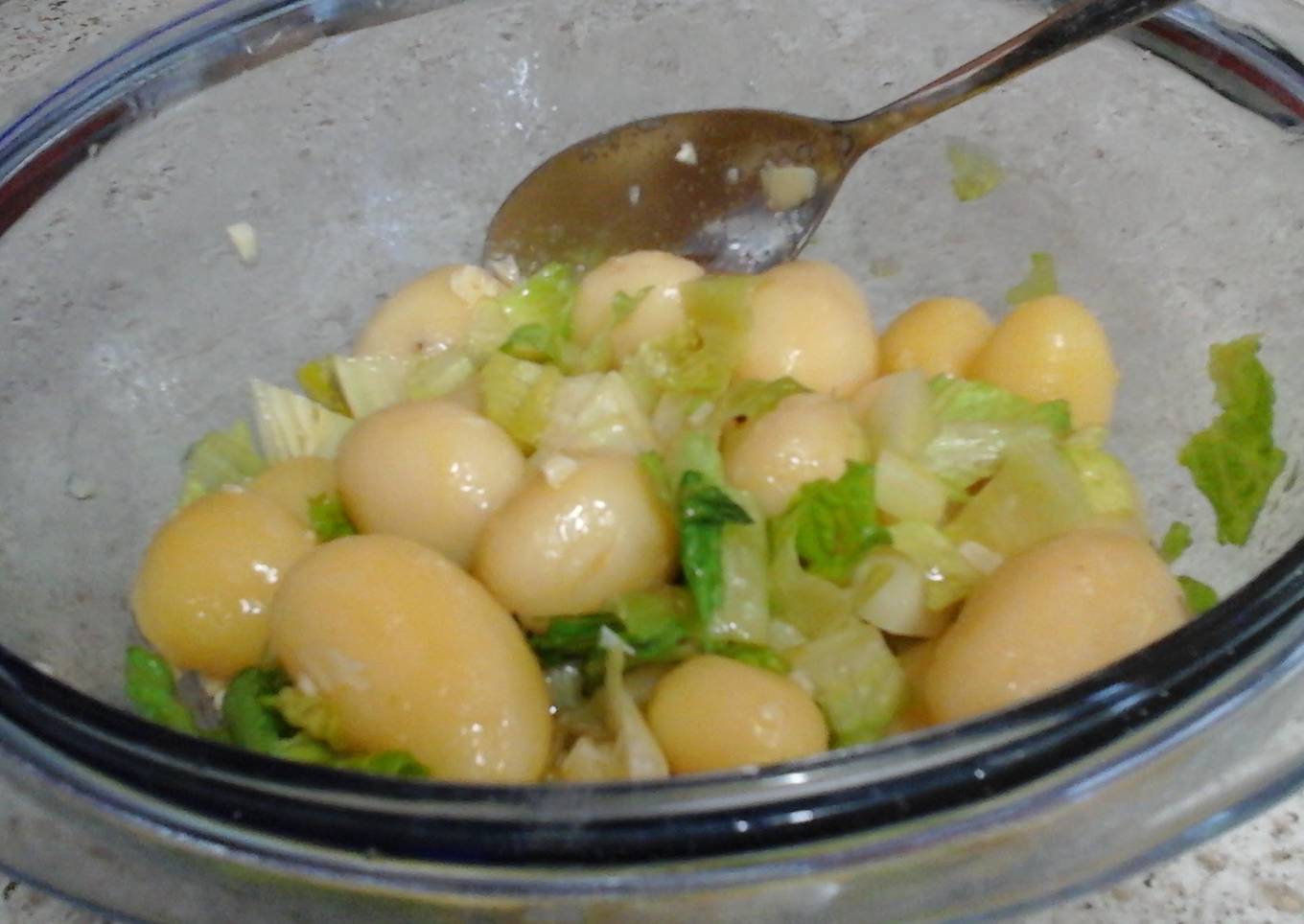 My new potatoes coated with garlic and garlic 😄