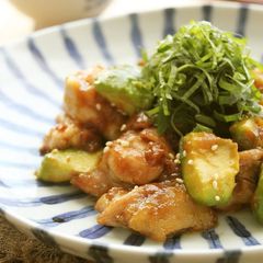 A picture of Refreshing Umeboshi-Flavored Teriyaki Chicken & Avocado.