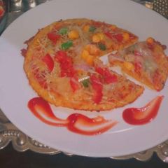 A picture of Moong dal pizza.