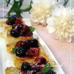 A picture of Super-Easy Fruit Danishes.