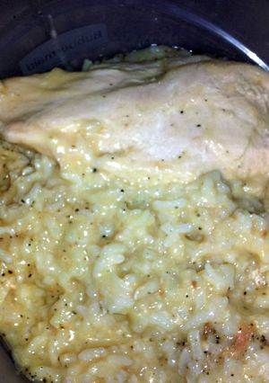 A picture of 7up chicken and rice.