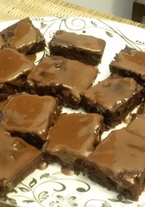 A picture of Mouth Melting Brownies ( cake-like ).