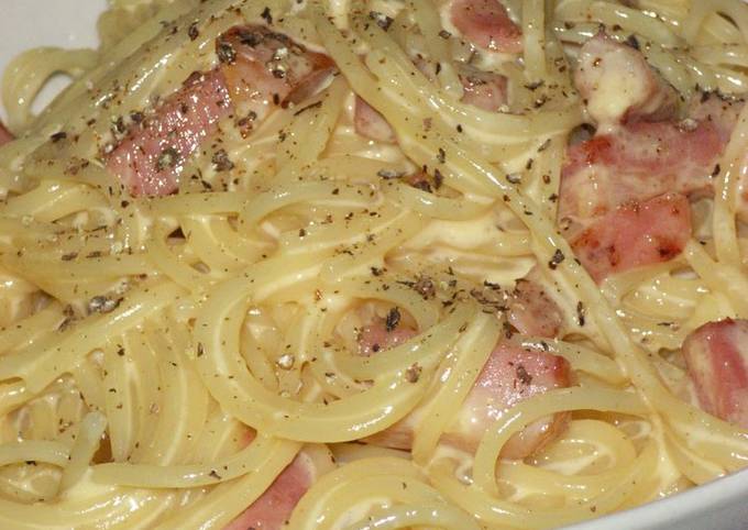 Quick, Budget-Friendly, and Easy!  Rich, Authentic Carbonara