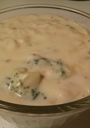 A picture of Broccoli Pepper Jack Soup.