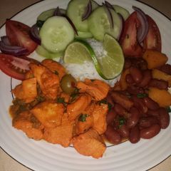 A picture of Azie's Sofrito Chicken.