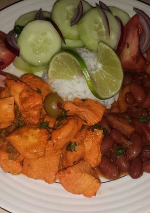 A picture of Azie's Sofrito Chicken.
