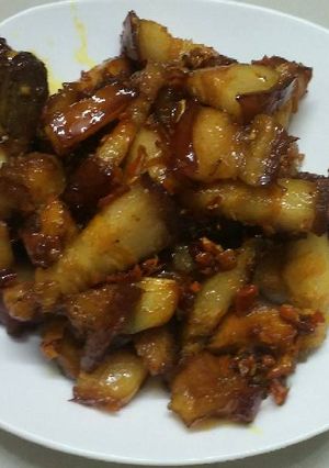 Hình của món thịt heo quay kho nghệ..
