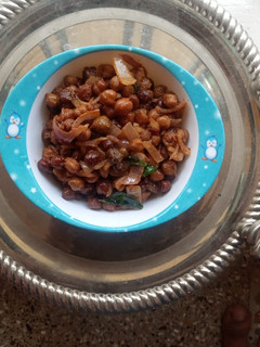 கருப்பு கொண்டைக்கடலை மசாலா (Karuppu kondakadalai masala recipe in tamil) செய்முறை முக்கிய புகைப்படம்