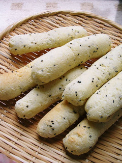 A picture of Chewy Black Sesame Seed Bread With Tapioca Powder.