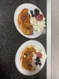 Omletă cu brânză, salam și cașcaval