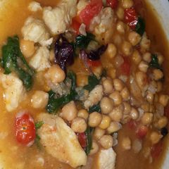 A picture of Cigrons amb Bacallà i Espinacs (Chickpeas with Cod and Spinach).