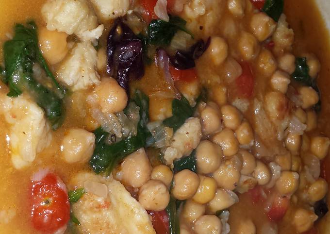 Step-by-Step Guide to Prepare Quick Cigrons amb Bacallà i Espinacs (Chickpeas with Cod and Spinach)