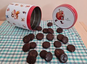 Una foto de Mini galletitas de cacao alcalino natural