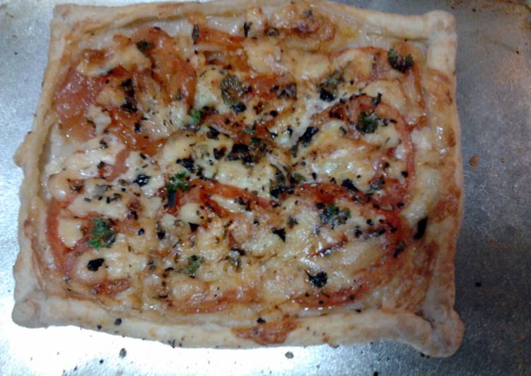 Recipe: Yummy Amy's pizza puff .
