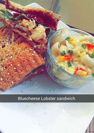 A picture of Bluecheese Lobster sandwich.