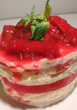 A picture of Rhubarb and Watermelon Cake.