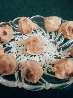 அவல் சுசியம்(aval sukiyam recipe in tamil) செய்முறை முக்கிய புகைப்படம்