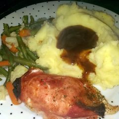 Mandys stuffed chicken and mash potatoes A picture of Mandys stuffed chicken and mash potatoes.