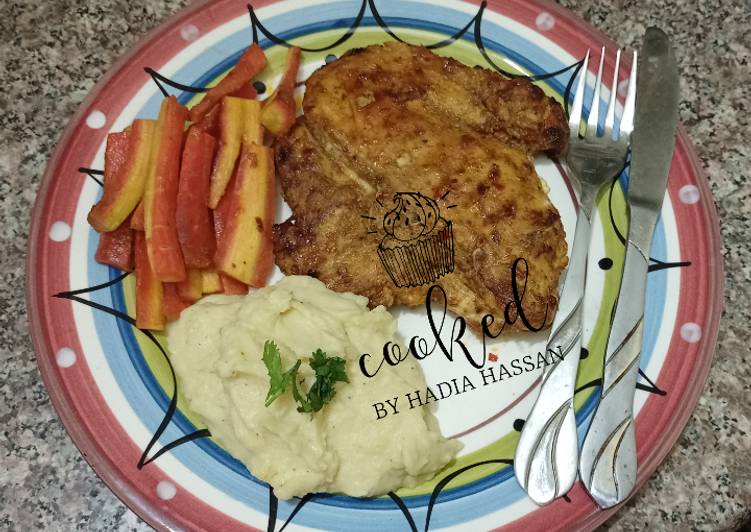 Chicken steak with mesh potatoes š