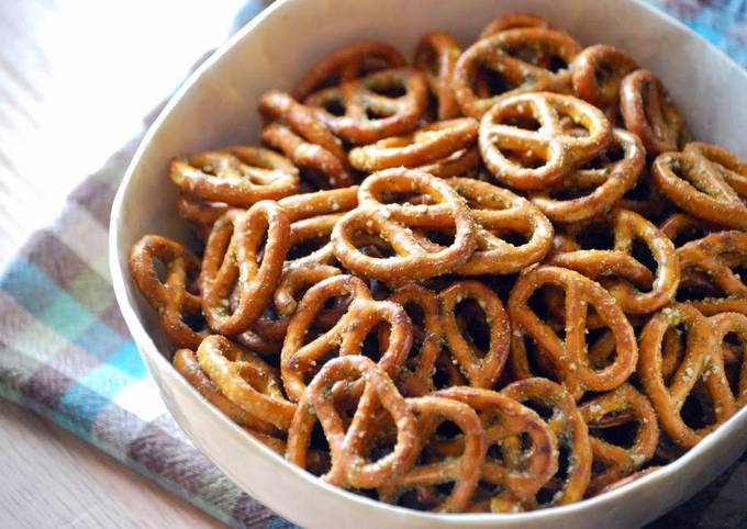 Delicious Ranch Pretzels