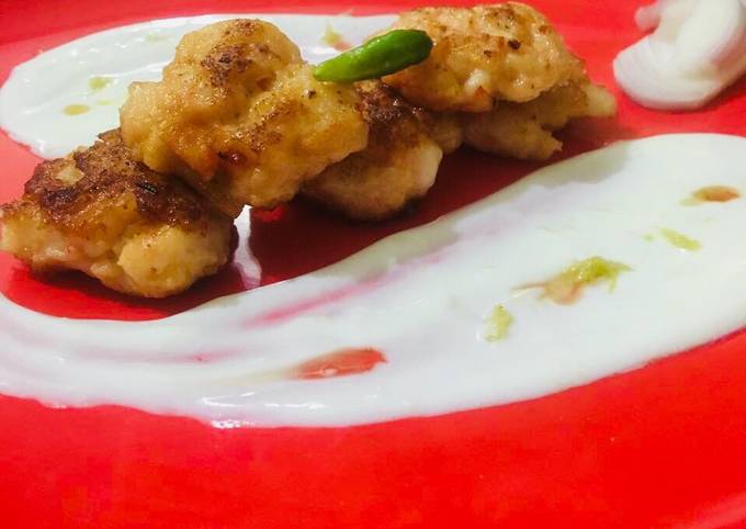 Prawn cakes with yoghurt honey lemon peel dip