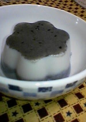 A picture of Black Sesame Pudding.