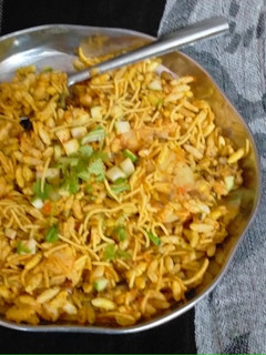 ભેળ (Bhel Recipe In Gujarati) રેસીપી મુખ્ય ફોટો