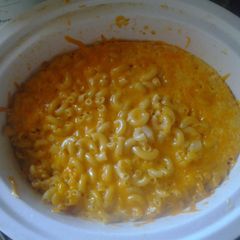 A picture of Mac n cheese.