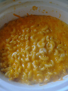 A picture of Mac n cheese.
