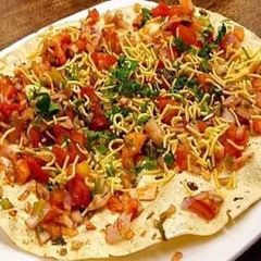 A picture of Masala papad.